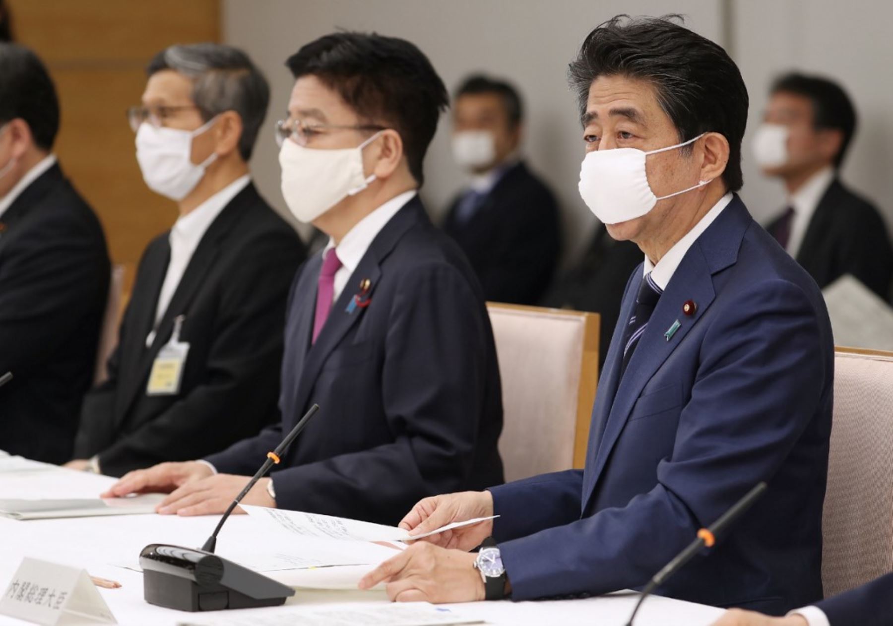 El primero en declarar el estado de emergencia, primero para Tokio y seis prefecturas y luego para todo el país, fue el ex primer ministro Shinzo Abe en abril del 2020 (Foto: Andina)